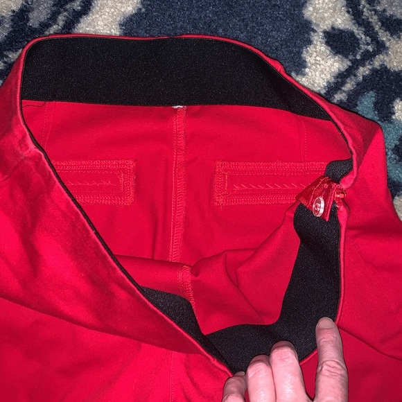 Like new ladies red stretch ankle pants - Picture 3 of 8